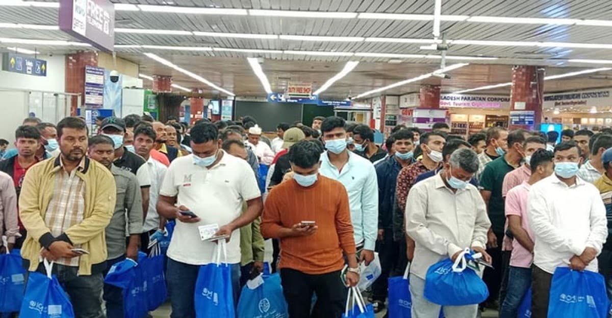 লিবিয়া থেকে ফিরলেন আরও ১৫৪ বাংলাদেশি