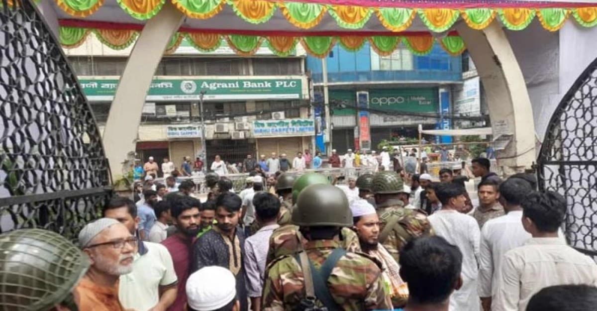 ‘একটা একটা লীগ ধর, ধইরা ধইরা জবাই কর’