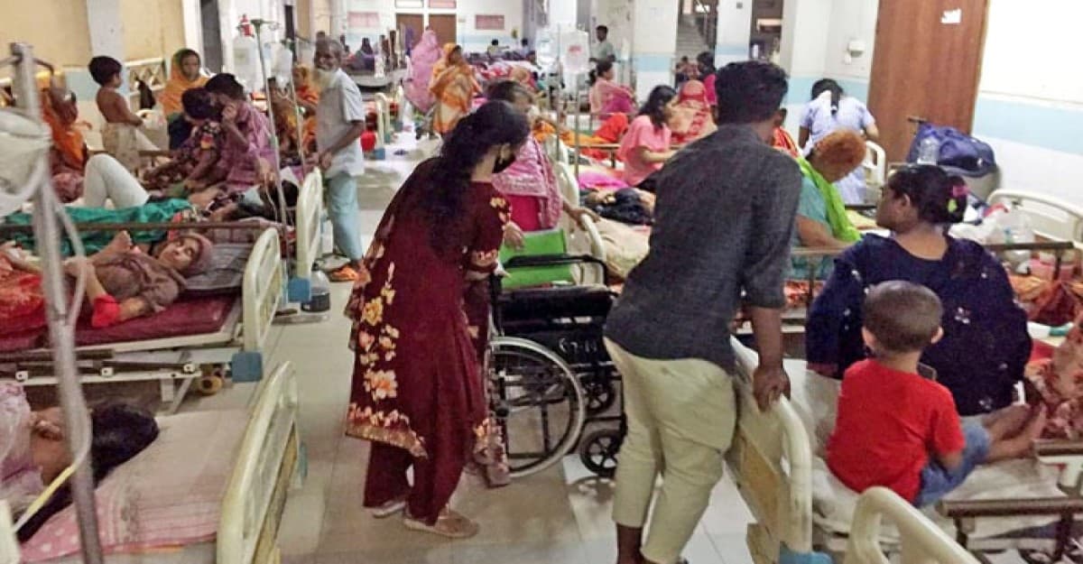 এক সপ্তাহে ডেঙ্গুতে ২১ জনের মৃত্যু, হাসপাতালে বাড়ছে রোগীর চাপ