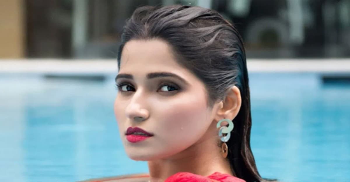 কড়া ডায়েটে অজ্ঞান হয়ে হাসপাতালে অভিনেত্রী