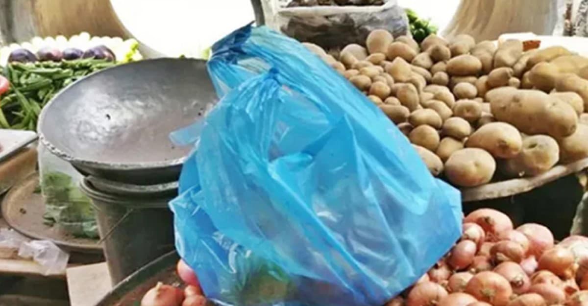 আজ থেকে সুপারশপে পলিথিন ব্যাগ বন্ধ