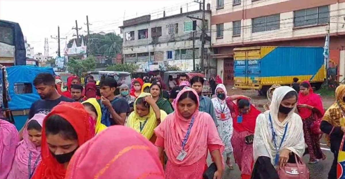 গাজীপুরে শান্তিপূর্ণভাবে চলছে পোশাক কারখানা