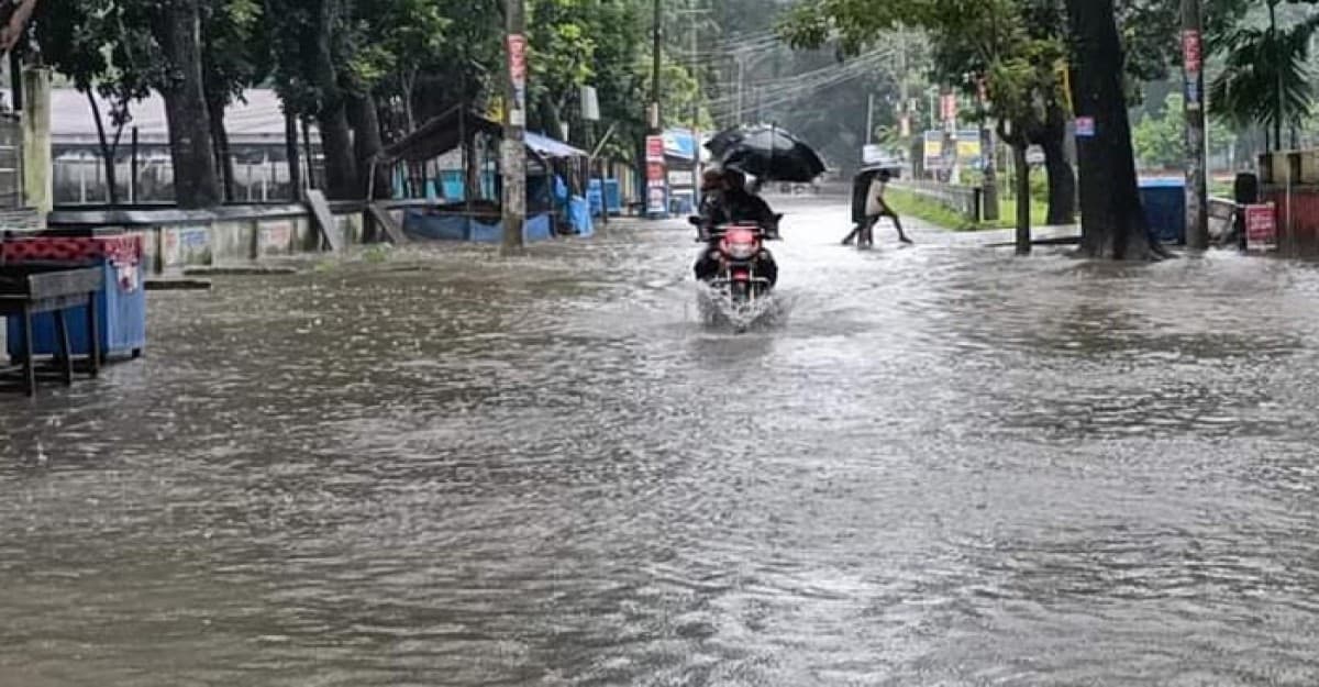 কুড়িগ্রামে ১৫৭ মিলিমিটার বৃষ্টিপাত রেকর্ড, দুর্ভোগে মানুষ