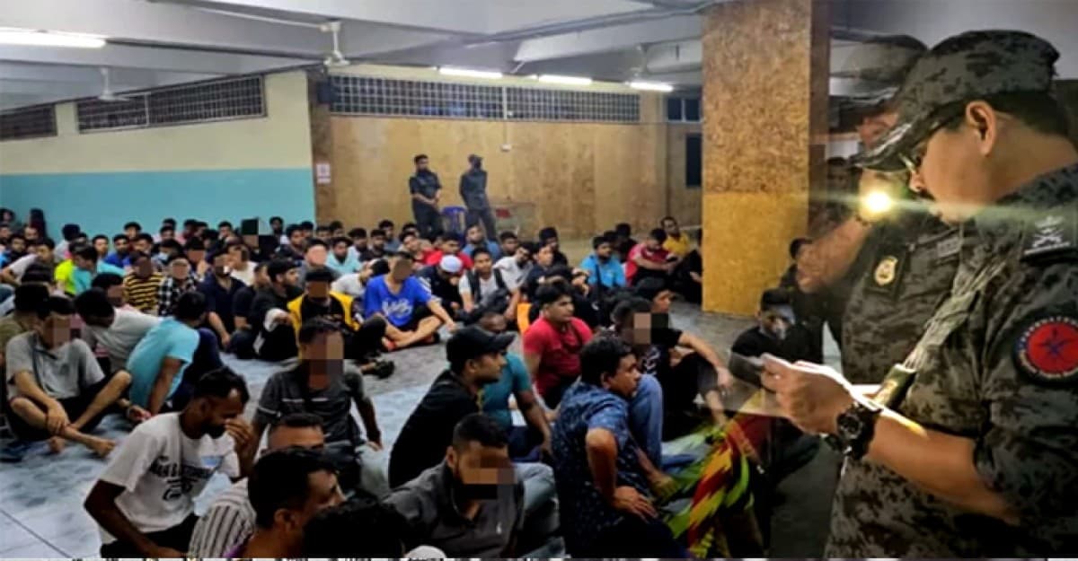 মালয়েশিয়ায় একদিনে ২১৪ বাংলাদেশি গ্রেফতার