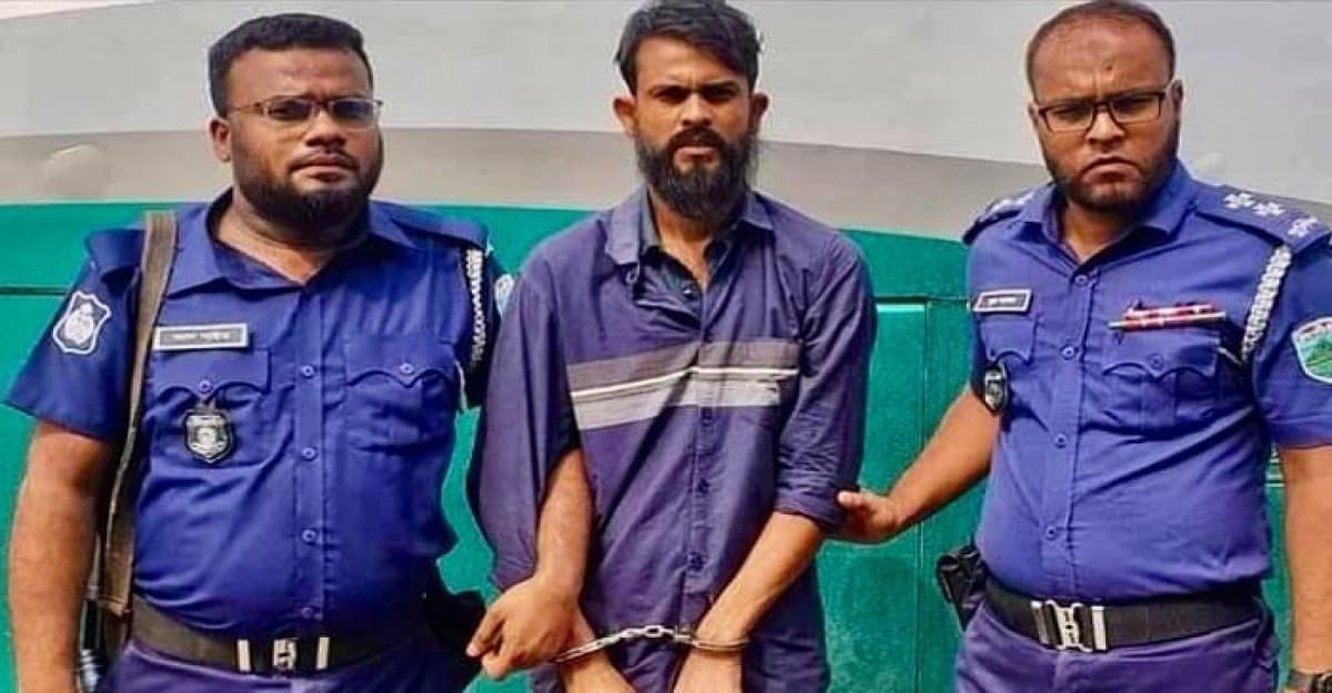 প্রতিমা ভাঙায় জড়িত বাচ্চুকে রাজবাড়ি থেকে গ্রেফতার
