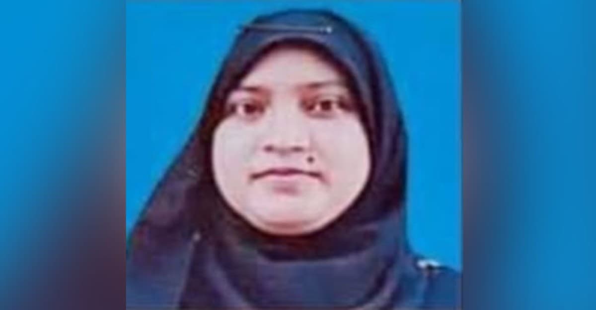 মাধবপুরে ফেরিওয়ালার সাথে পালালেন স্কুল শিক্ষিকা