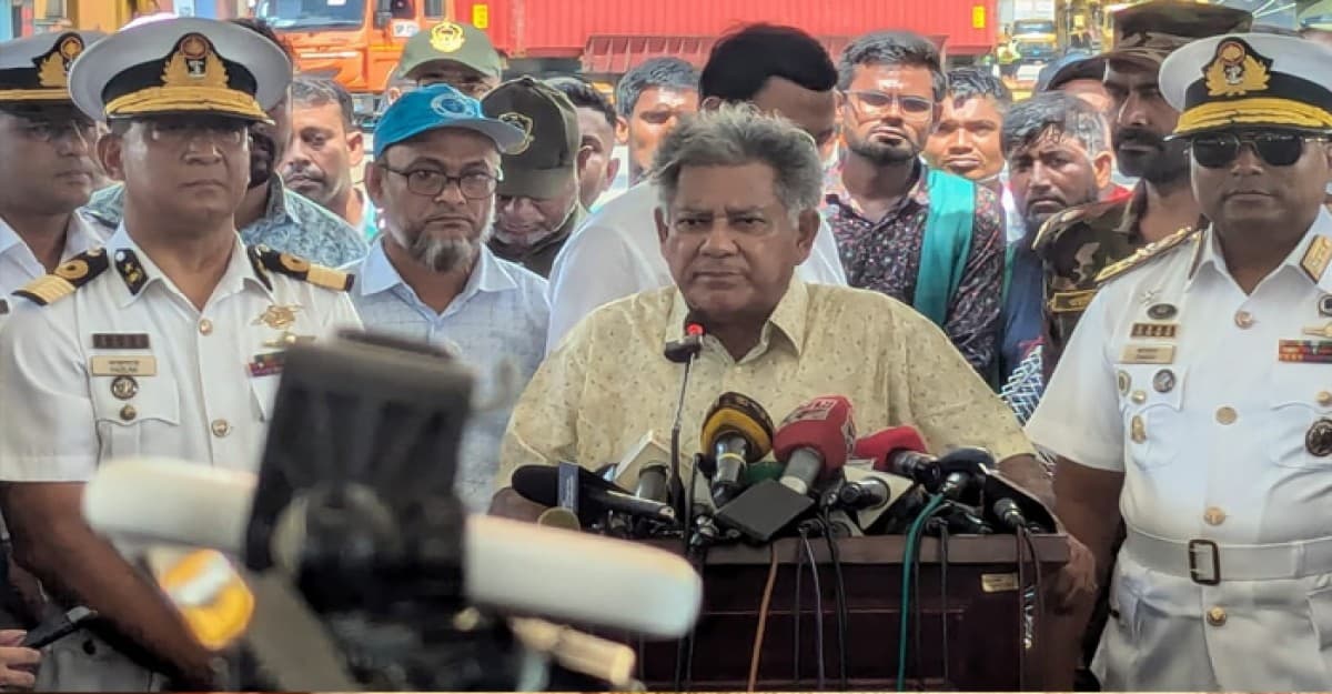 চট্টগ্রাম বন্দরে অটোমেশন চালুর উদ্যোগ গ্রহণ করা হয়েছে: নৌ উপদেষ্টা