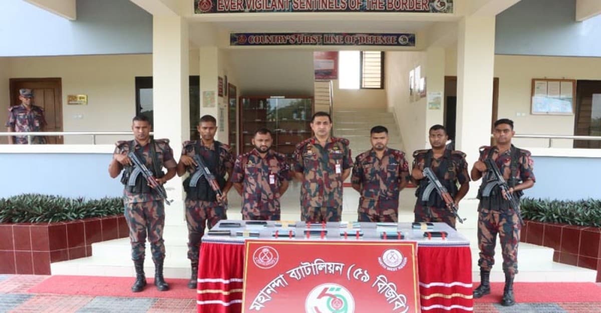 চাঁপাইনবাবগঞ্জে ভারতীয় চোরাই মোবাইল উদ্ধার