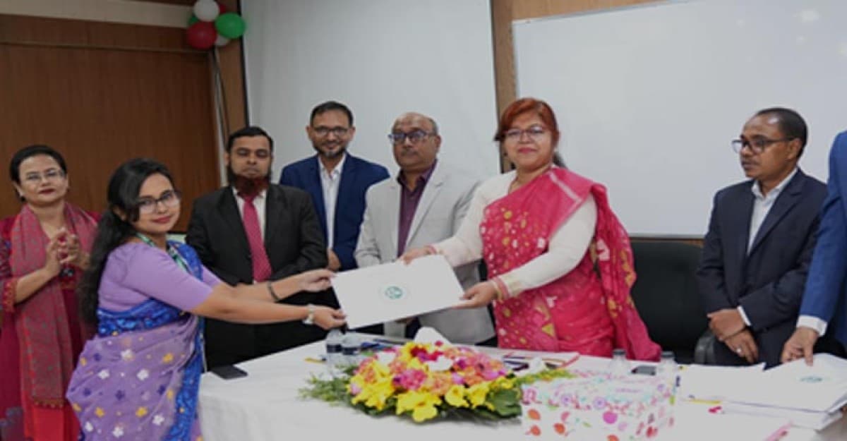 অগ্রণী ব্যাংকে ফাউন্ডেশন কোর্সের প্রশিক্ষণার্থীদের সনদপত্র বিতরণ