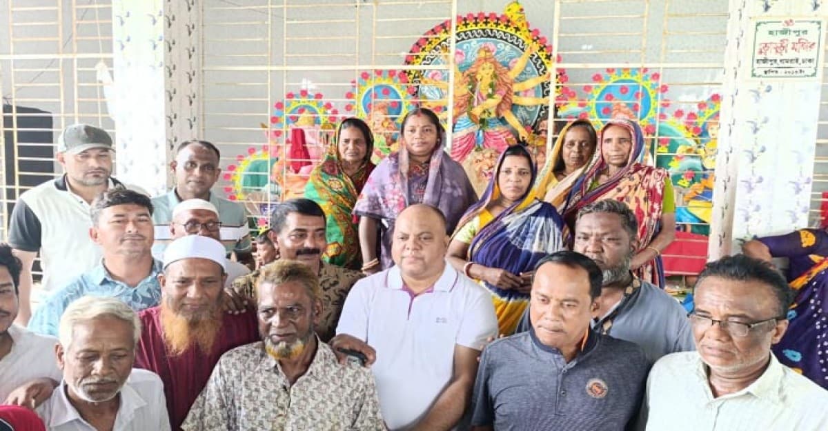 ধামরাইয়ে বিভিন্ন মণ্ডপ পরিদর্শন করলেন ইয়াসিন ফেরদৌস মুরাদ