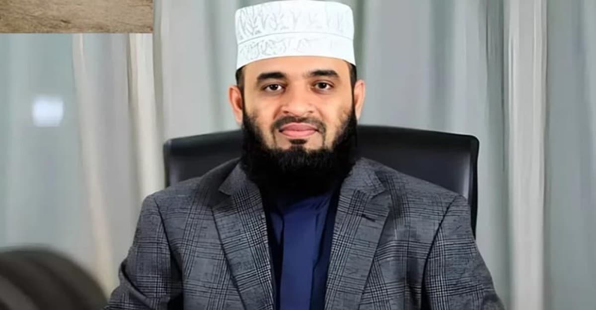 মালয়েশিয়া এয়ারপোর্টে আজহারীকে আটকে দিল ইমিগ্রেশন পুলিশ