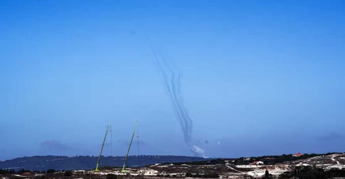 লেবানন থেকে এক ঘণ্টায় ইসরায়েলে ১০০ রকেট নিক্ষেপ হিজবুল্লাহর