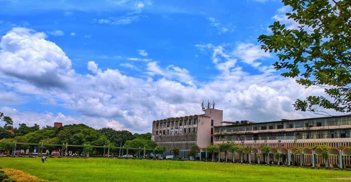 যৌন হয়রানির অভিযোগে বাকৃবি অধ্যাপককে শোকজ