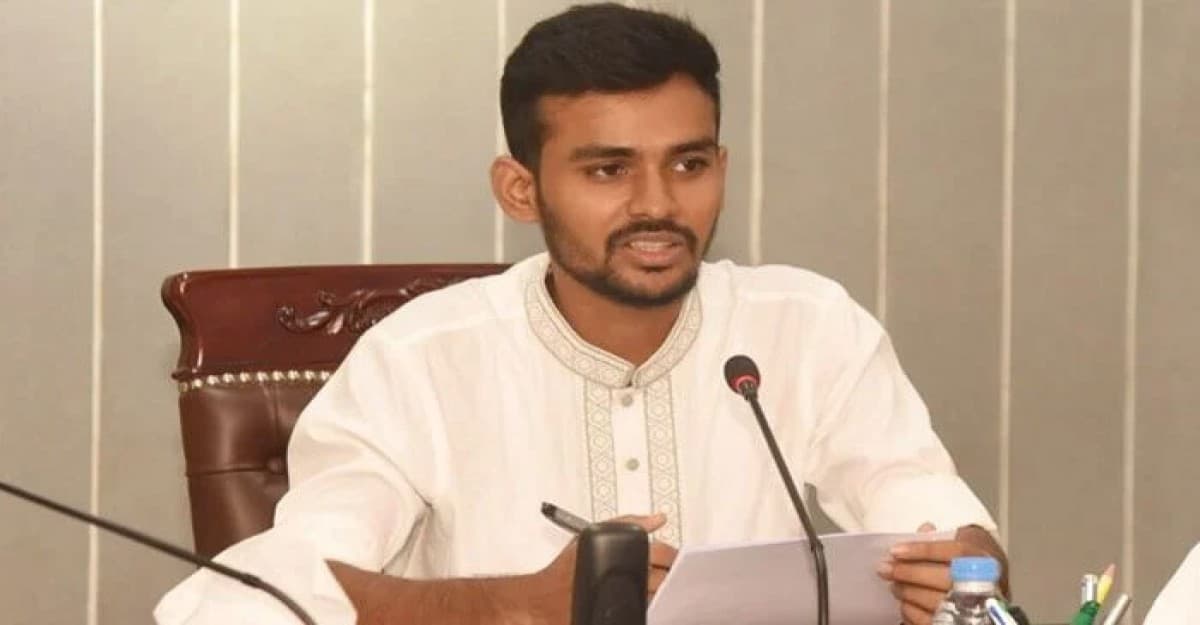 শেখ মুজিব জাতির পিতা নয়: উপদেষ্টা আসিফ