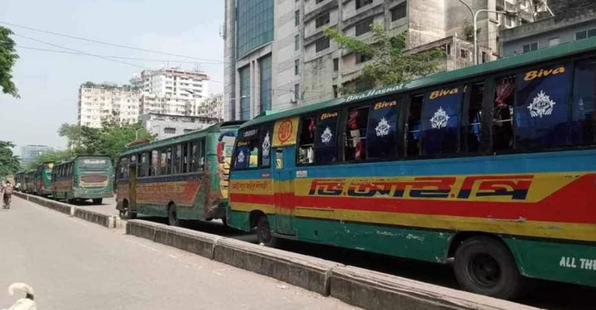 ঢাকা কলেজ শিক্ষার্থীকে হেনস্তা, ভিআইপি পরিবহনের ৩০ বাস আটক