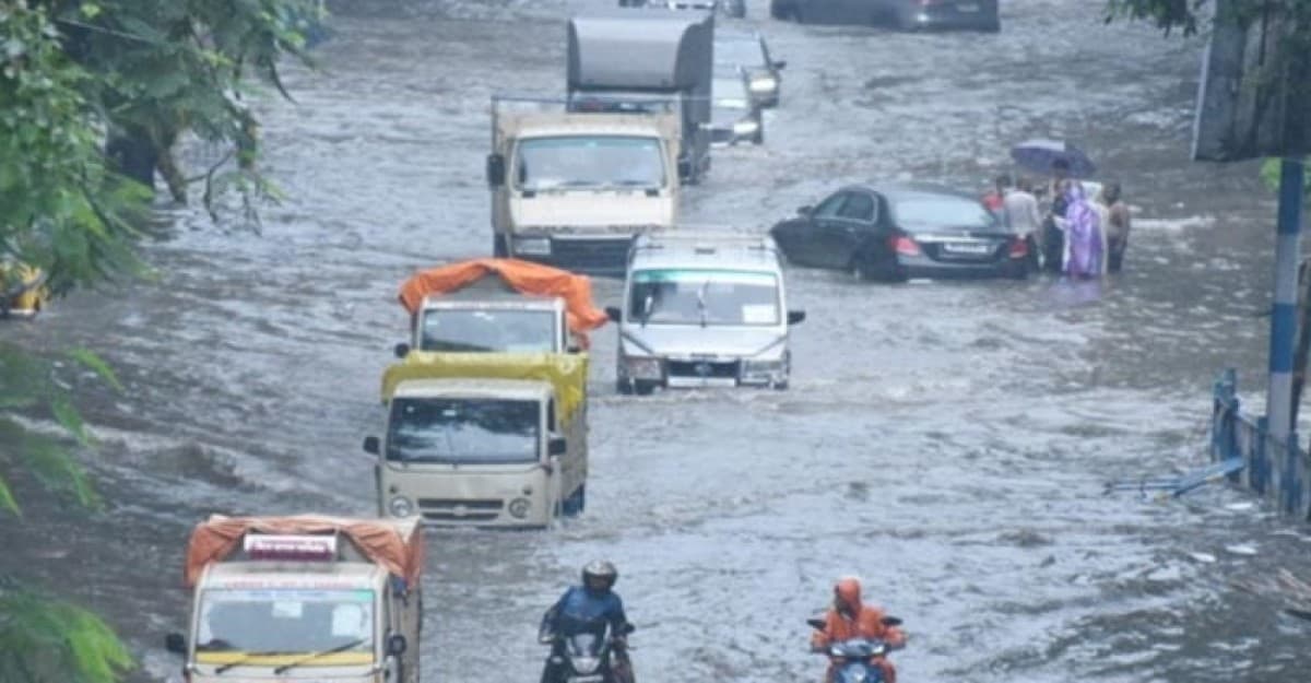 ভারতে জমাজলে বিদ্যুৎস্পৃষ্টে ২ যুবকের মৃত্যু