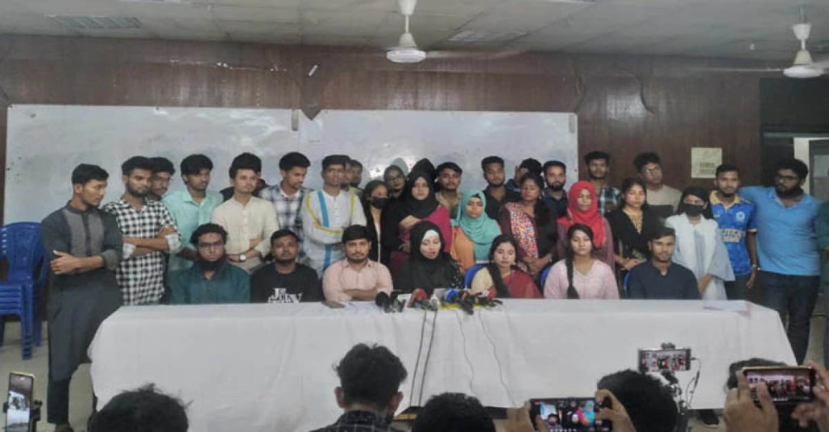 কমিটি প্রত্যাখান করে ৭২ ঘন্টার আল্টিমেটাম সাত কলেজ শিক্ষার্থীদের