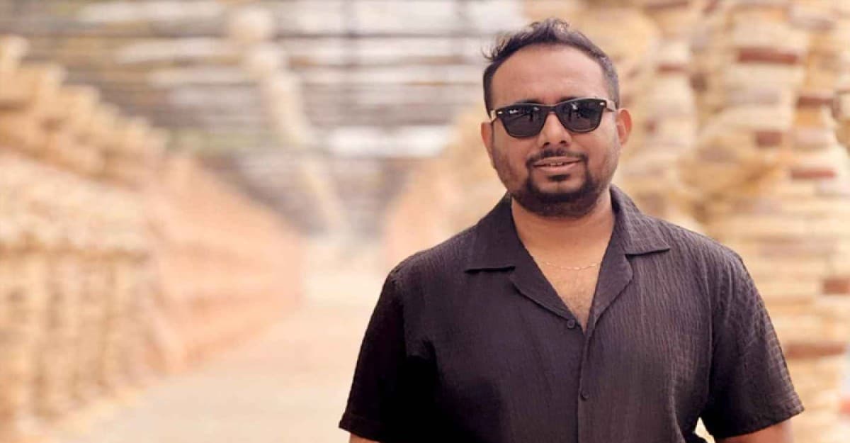 শেখ হাসিনার পতন নিয়ে ফিল্ম বানাবেন নির্মাতা রাফী