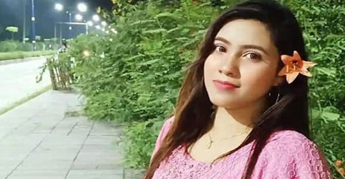 পরীক্ষা দিতে এসে নিষিদ্ধ সংগঠন ছাত্রলীগ নেত্রী গ্রেফতার