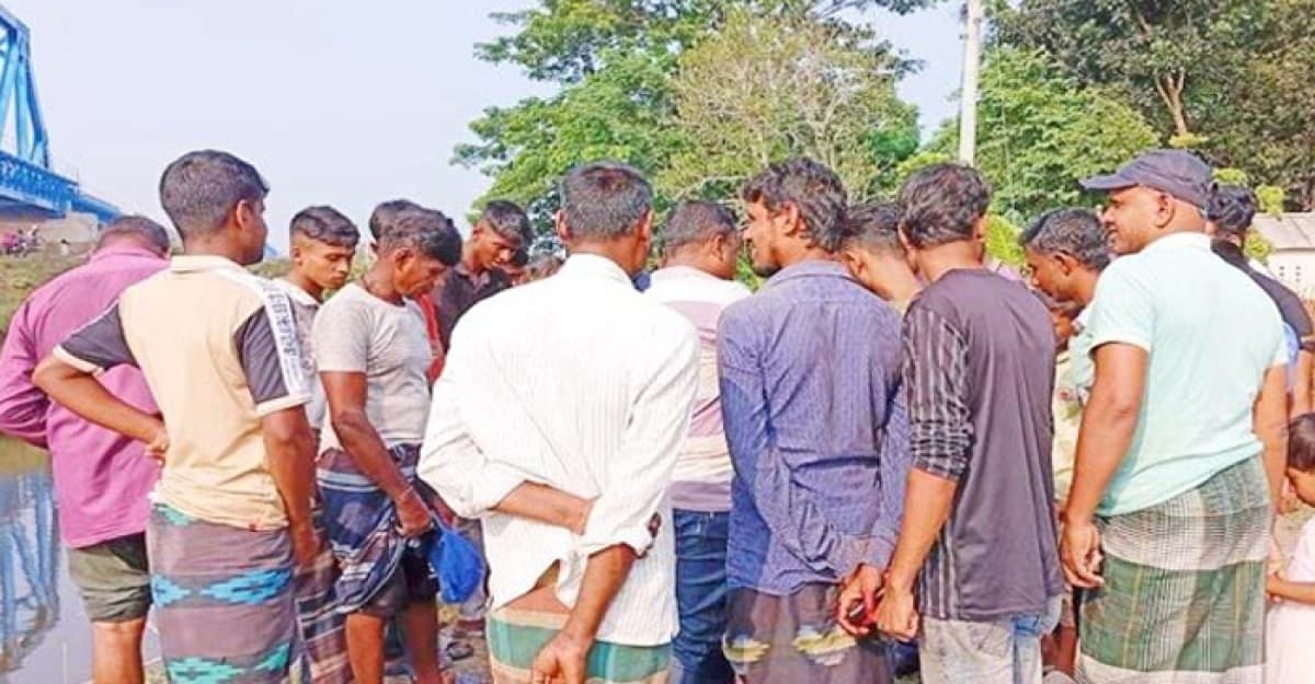 নড়াইলে গরুচোর সন্দেহে গণপিটুনিতে নিহত ৩