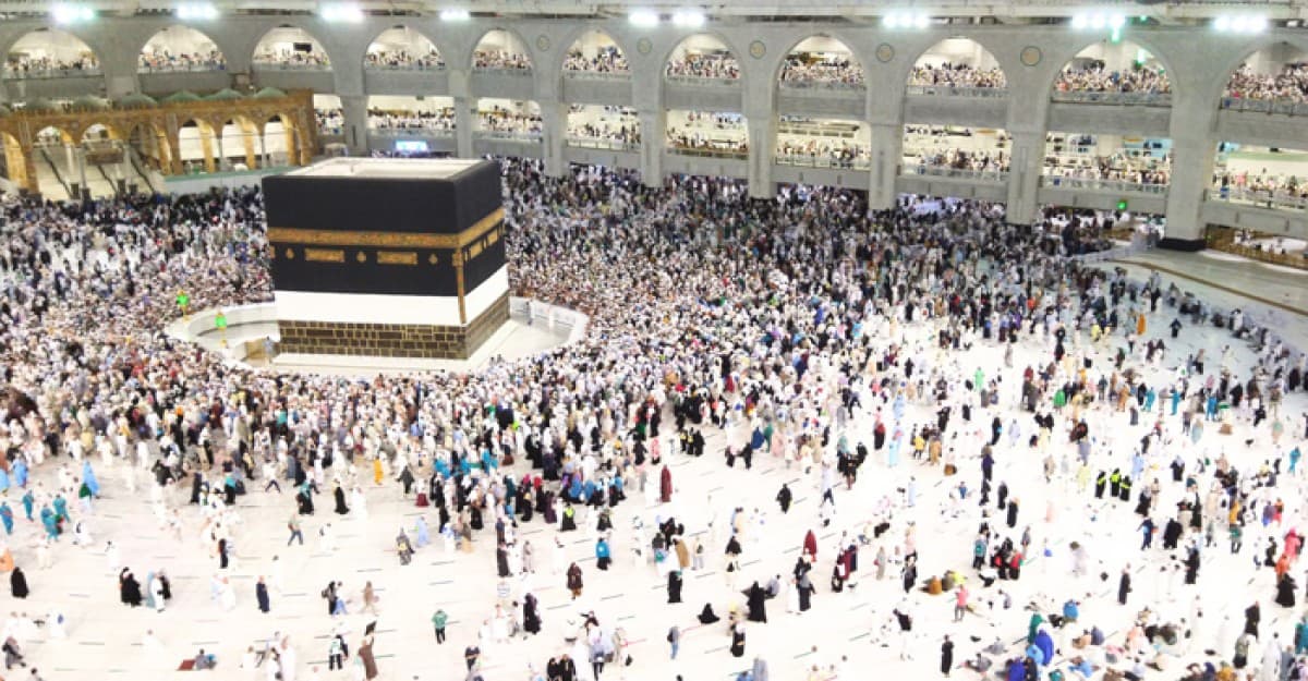 হজে যাওয়ার খরচ কমিয়ে প্যাকেজ ঘোষণা