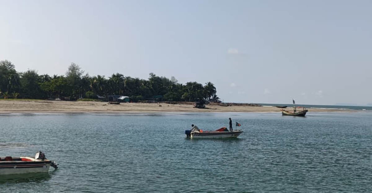 প্রবাল দ্বীপ সেন্টমার্টিনে ফিরেছে বিদ্যুৎ