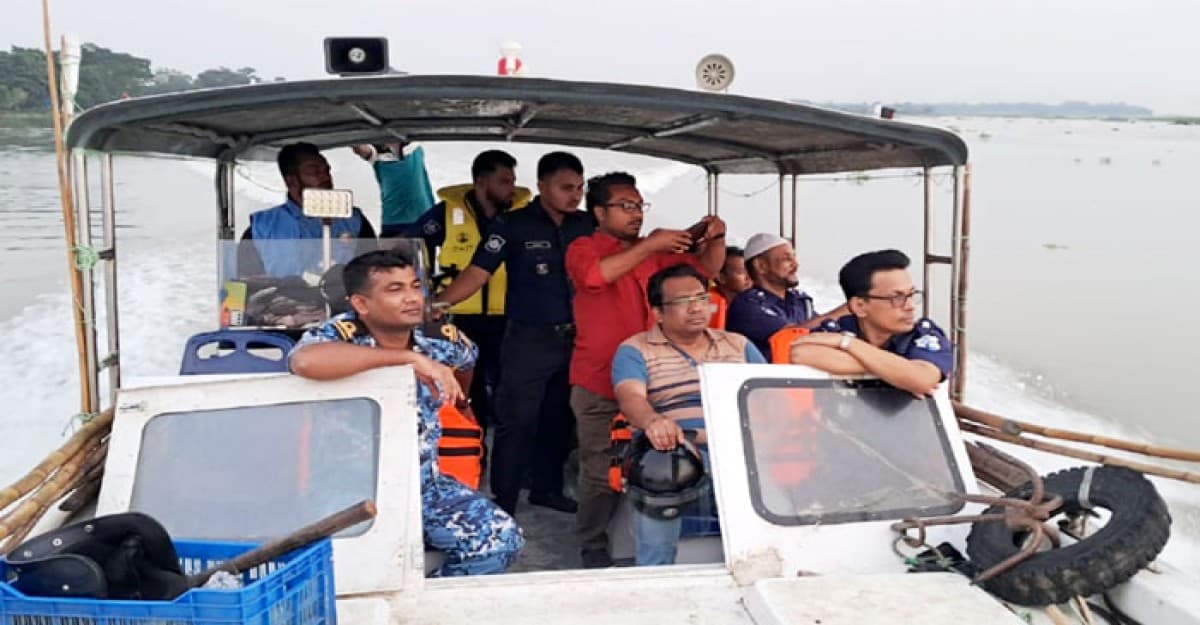 চাঁদপুরে পদ্মা-মেঘনায় অভয়াশ্রম এলাকায় অভিযানে ৩৭২ জেলে গ্রেফতার