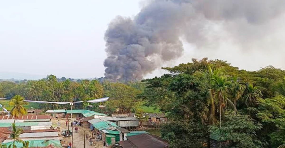 সীমান্তের ওপারে রাতভর বিস্ফোরণ, নির্ঘুম এপারের মানুষ