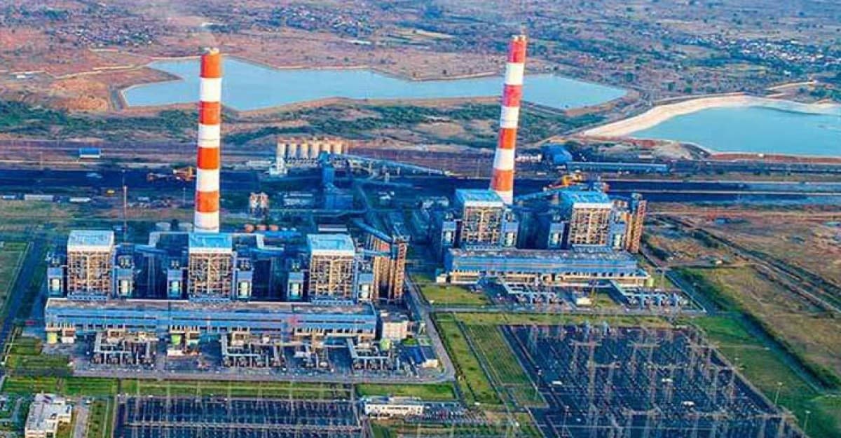 বাংলাদেশে বিদ্যুৎ সরবরাহ অর্ধেকে নামাল আদানি