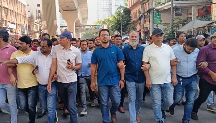 আওয়ামী লীগের নৈরাজ্যের বিরুদ্ধে টিপুর নেতৃত্বে পল্টন থানা যুবদলের মিছিল
