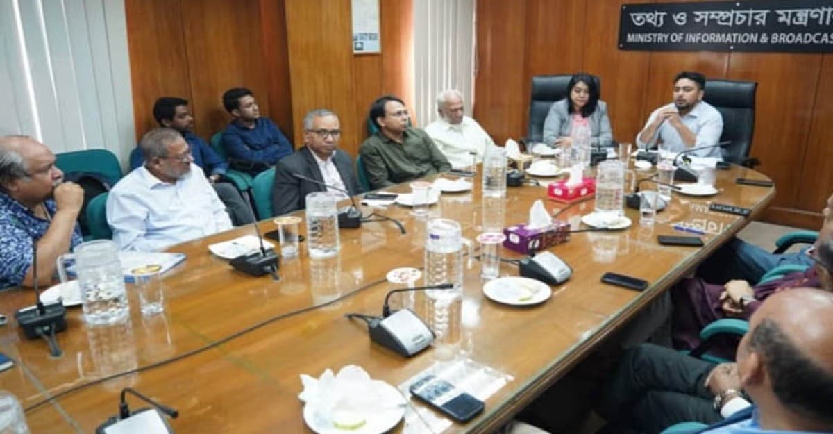 গণমাধ্যমের ওপর সরকারের কোনো চাপ নেই: উপদেষ্টা নাহিদ
