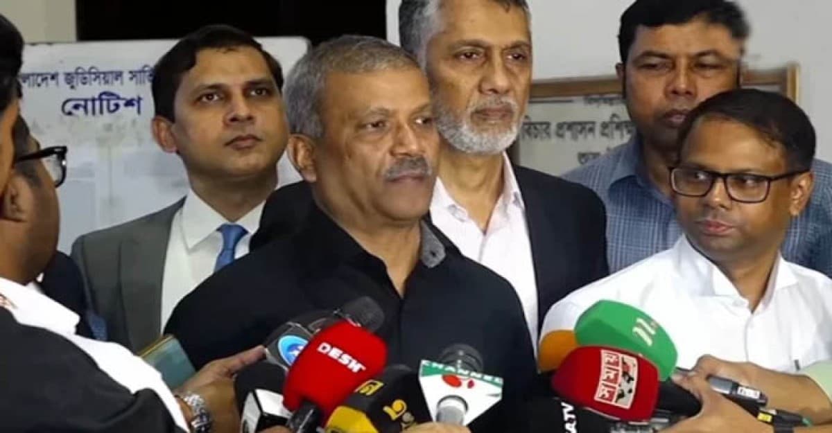 ঢালাও মামলা করায় সরকার বিব্রত: আসিফ নজরুল