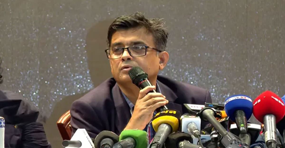 শিক্ষার্থীদের সন্ত্রাসী আখ্যা দেওয়া গণমাধ্যম চিহ্নিত করা হবে: শফিকুল আলম