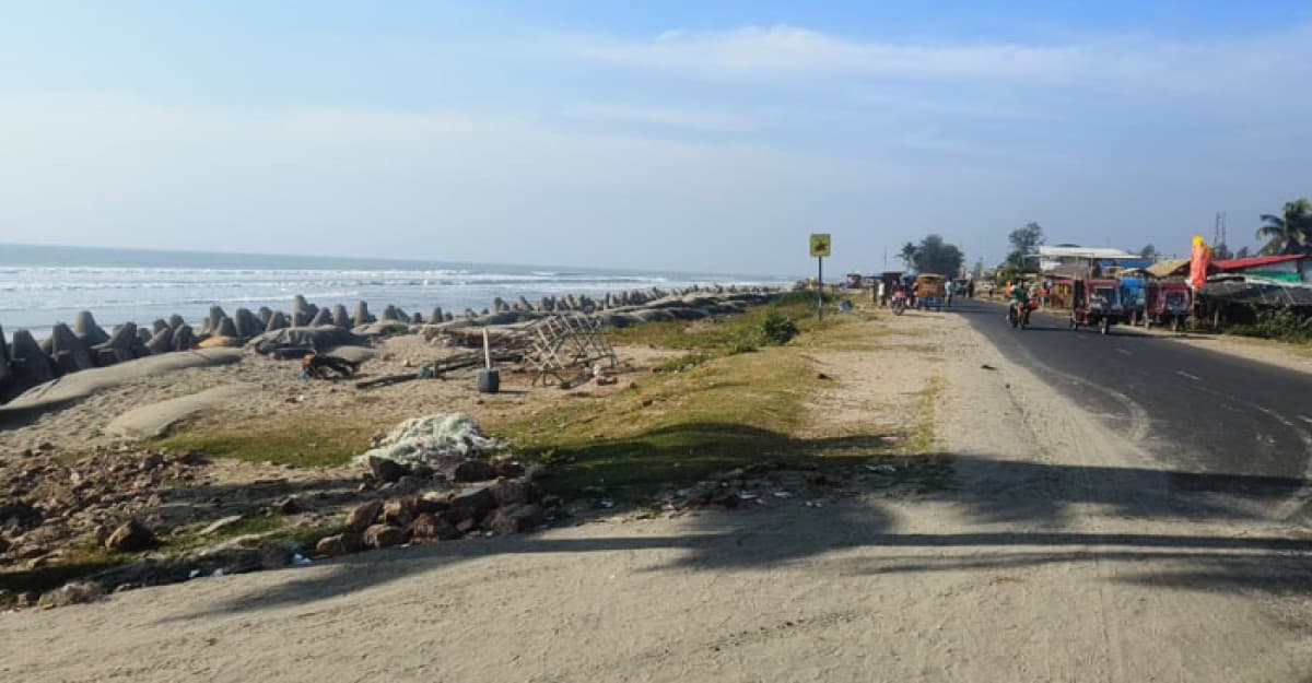 টেকনাফে সাগরে নিখোঁজের ১৫ ঘণ্টা পর দুই শিশুর মরদেহ উদ্ধার