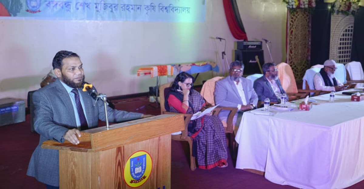 বশেমুরকৃবিতে জুলাই গণঅভ্যুত্থানে শহিদ ও আহতদের স্মরণে সভা