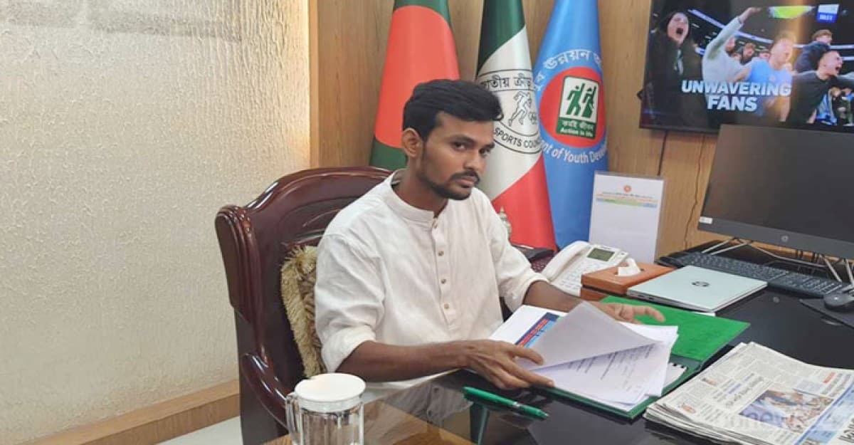 ভারতকেই শান্তিরক্ষা বাহিনীর সহায়তা নেওয়ার কথা বললেন উপদেষ্টা আসিফ