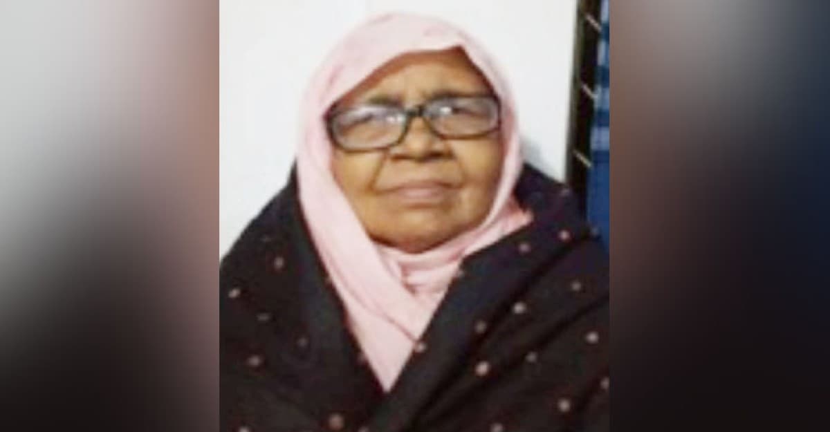 সন্তানদের সুশিক্ষা দিয়ে আলোকিত করেছেন ছবেদা খাতুন