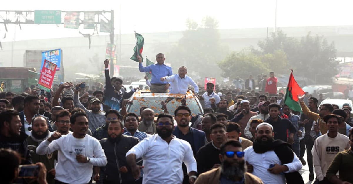 আগরতলা অভিমুখে বিএনপির তিন সংগঠনের লংমার্চ শুরু