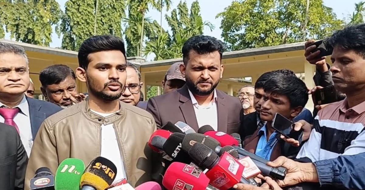 নতজানু পররাষ্ট্রনীতি থেকে সরে এসেছে সরকার: আসিফ মাহমুদ