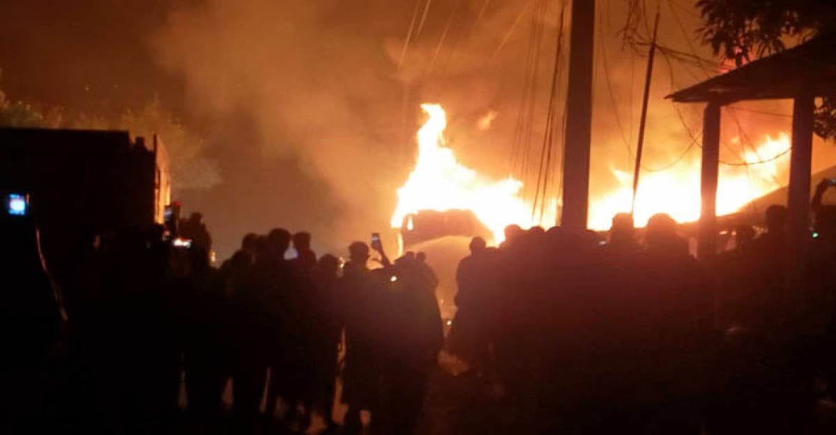 গাজীপুরে তুলার গুদামে ভয়াবহ আগুন