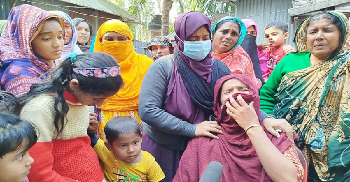 চাঁদপুরে জাহাজে ৭ খুনের  ঘটনায় লোহাগড়ার দুইজন এলাকায় শোকের ছায়া