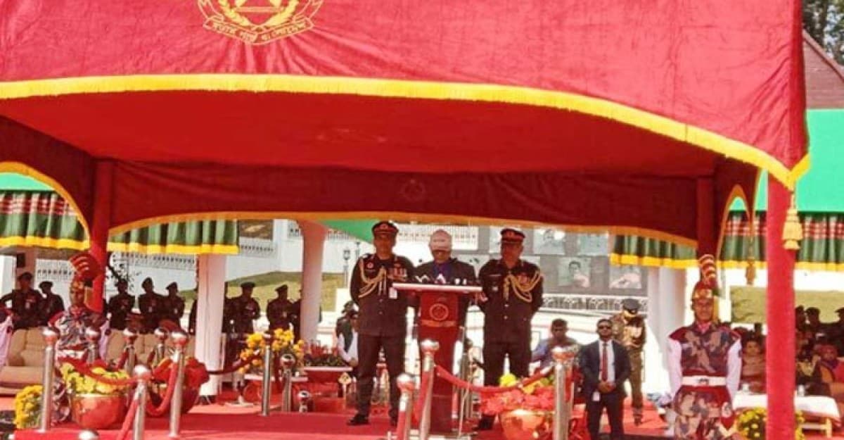 সীমান্তে প্রতিপক্ষের কাছে কোনো অবস্থাতেই পিঠ প্রদর্শন করবেন না: স্বরাষ্ট্র উপদেষ্টা