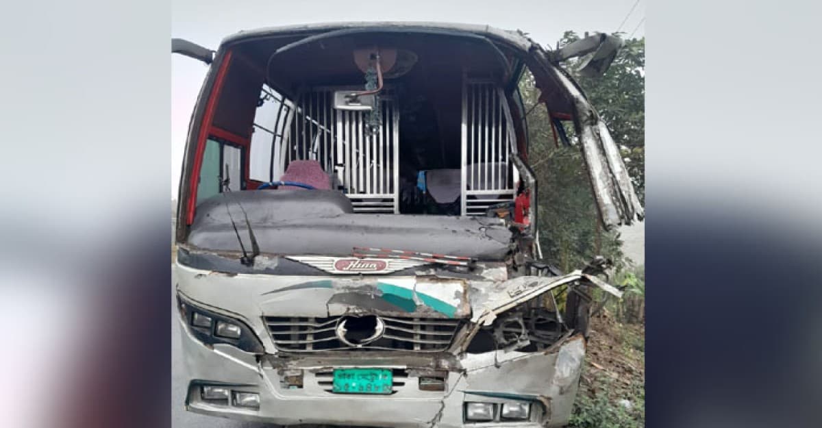 ঘন কুয়াশায় এক্সপ্রেসওয়েতে ঝরল ৪ প্রাণ, আহত ১০