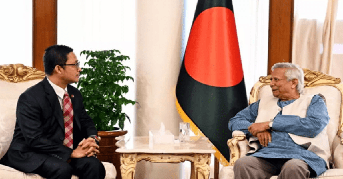 বাংলাদেশিদের মাল্টিপল-এন্ট্রি ভিসা দিতে মালয়েশিয়ার প্রতি আহ্বান প্রধান উপদেষ্টার