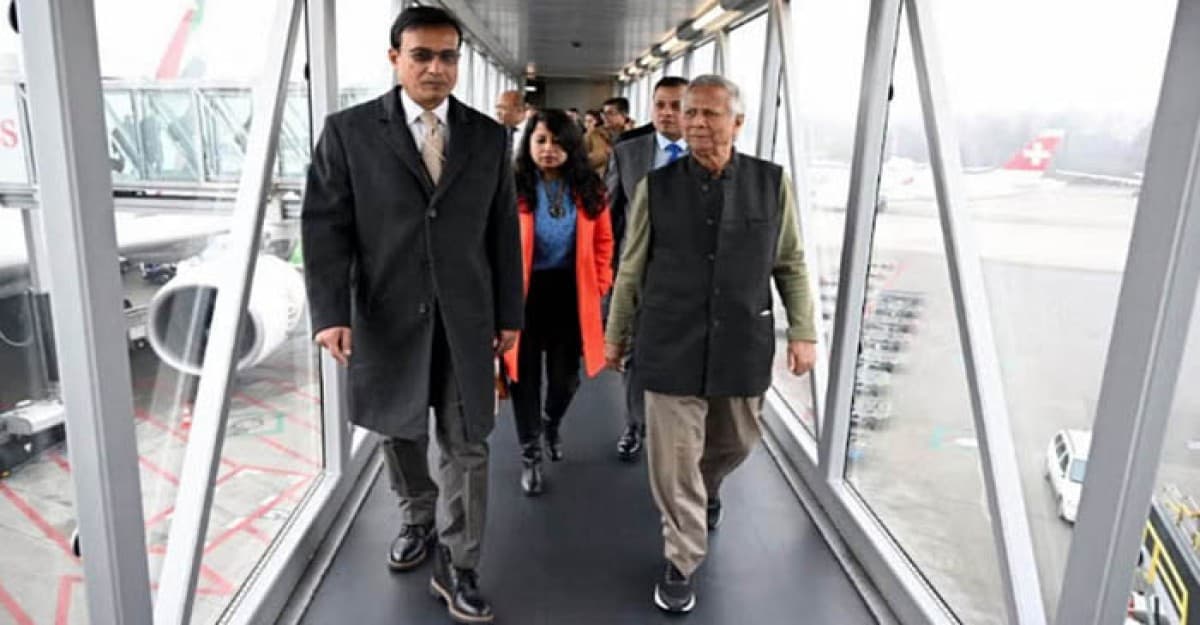 সুইজারল্যান্ডে পৌঁছেছেন প্রধান উপদেষ্টা