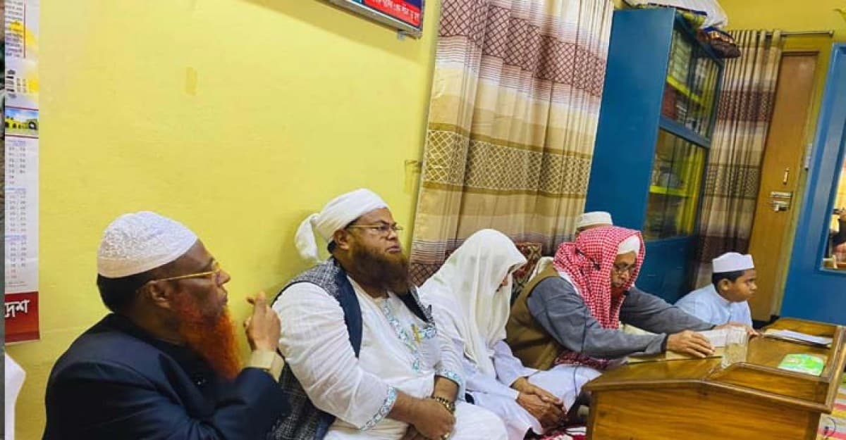 জামেয়া ইসলামিয়া ফজিলাতুন্নেছা মহিলা মাদ্রাসায় শেষ ছবক অনুষ্ঠিত