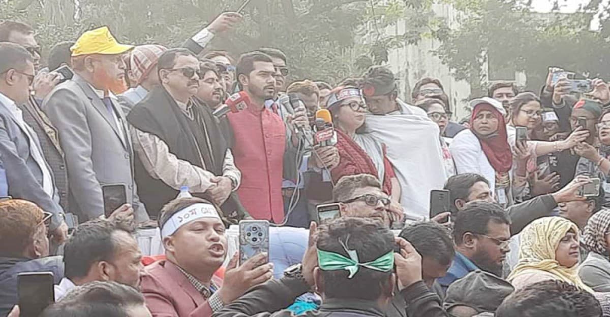 শিক্ষকদের প্রথম শ্রেণির অন্তর্ভুক্ত করতে হবে: নুরুল হক নুর