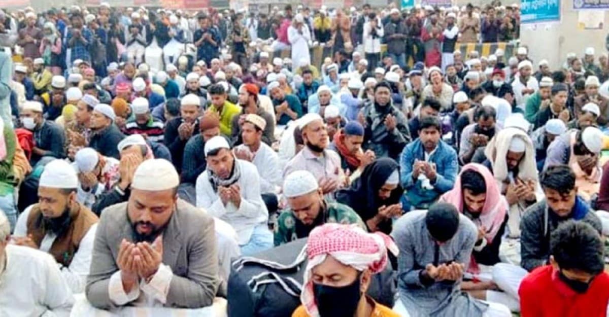 'আমিন' 'আমিন' ধ্বনিতে মুখরিত তুরাগ পাড়