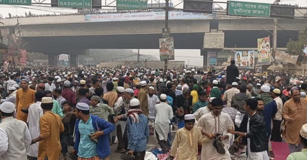 ইজতেমায় আখেরি মোনাজাতের সময় ড্রোন আতঙ্ক, আহত শতাধিক