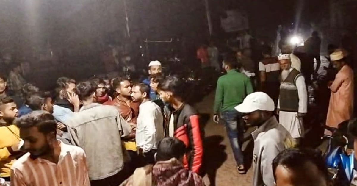 রাজাপুরে চাঁদা না দেওয়ায় রাজমিস্ত্রীকে কুপিয়ে হত্যা